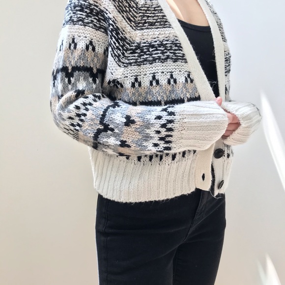 AE crop knitted cardigan! - Picture 4 of 5